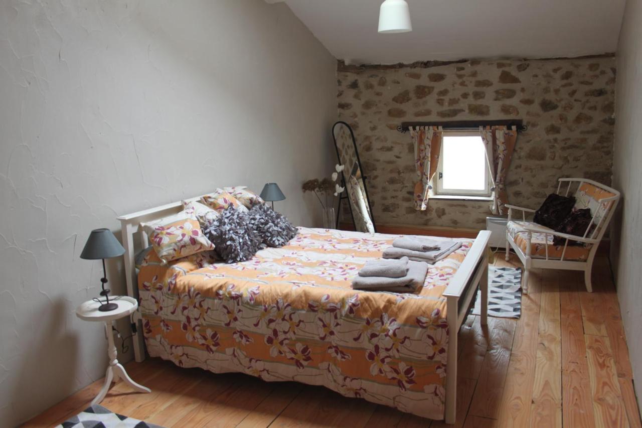 Gite La Pimparola Villa Nouic Dış mekan fotoğraf